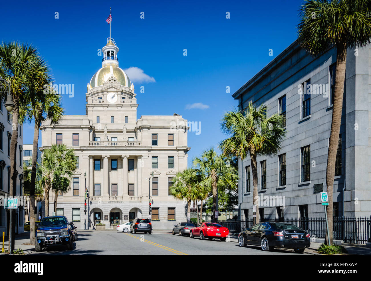 Municipio di Savannah, Georgia è un inizio novecento revival rinascimentale palazzo con un 70-piede foglia oro dome & interior fontana. Foto Stock
