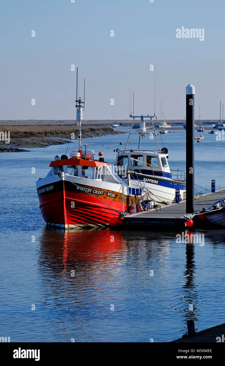 Ormeggiate barche da pesca a wells-next-il-mare del Nord di Norfolk, Inghilterra Foto Stock