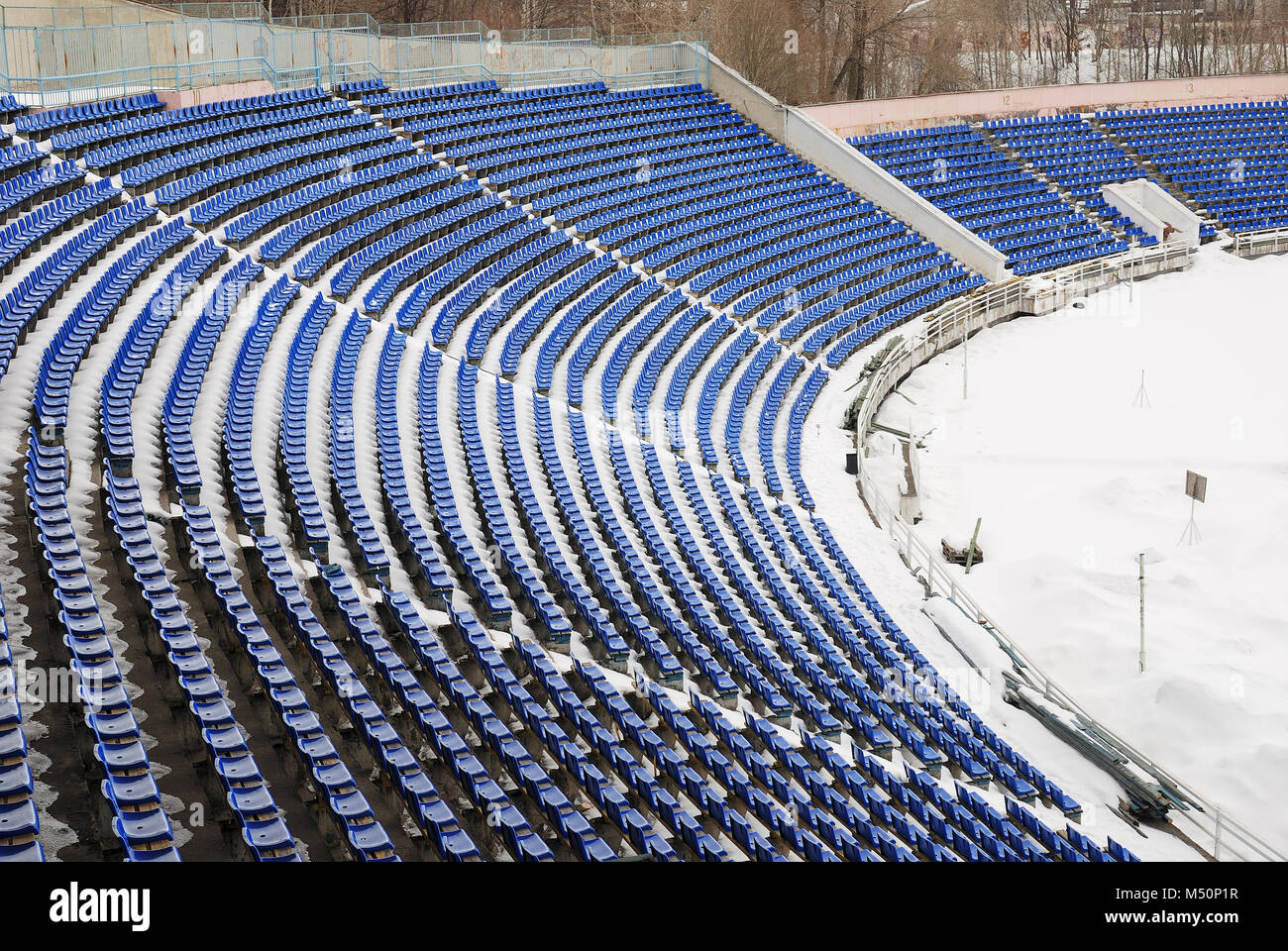 Parte di una coperta di neve stadium Foto Stock