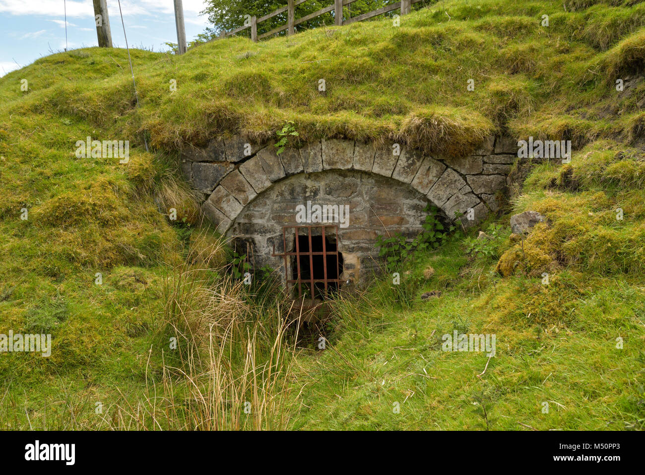 Ingresso in galleria, Pwll-du fine di Pwll Du Tunnel sulla collina di Tramroad Foto Stock