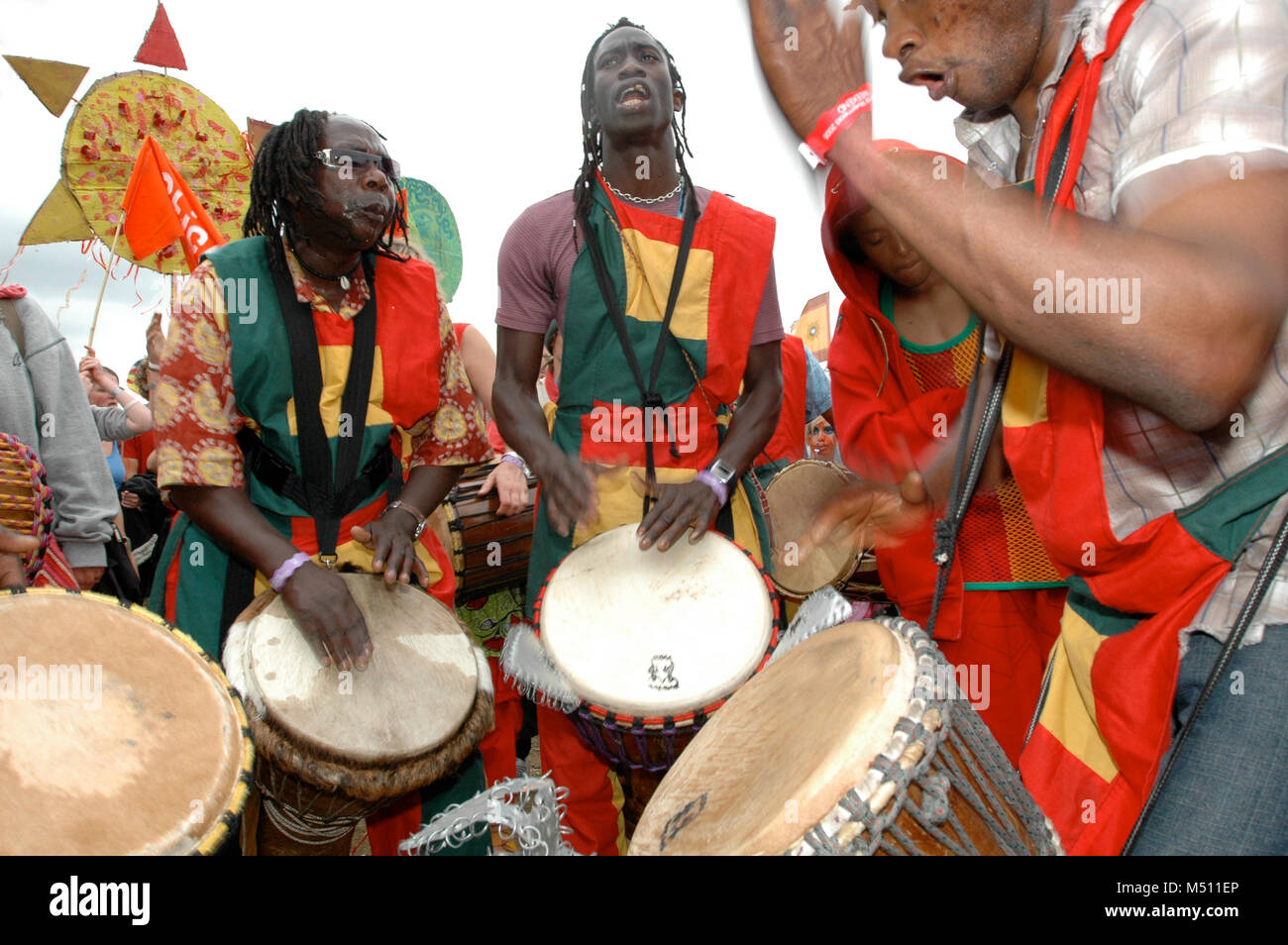 I percussionisti del festival Womad 2005 Reading, Berks, Inghilterra. Il 31 luglio 2005 Foto Stock