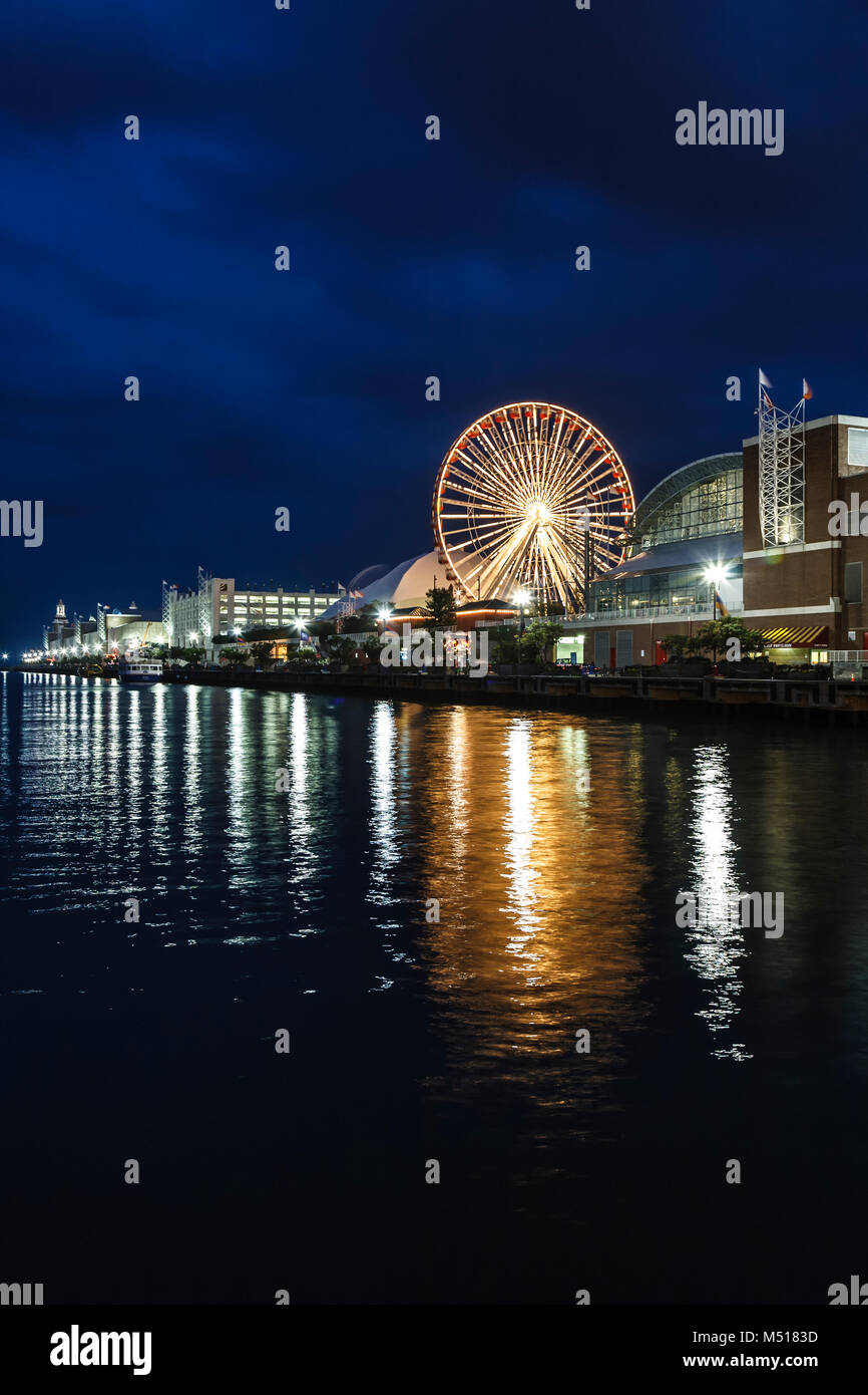 Ruota panoramica Ferris e il Navy Pier, Chicago, Illinois USA Foto Stock