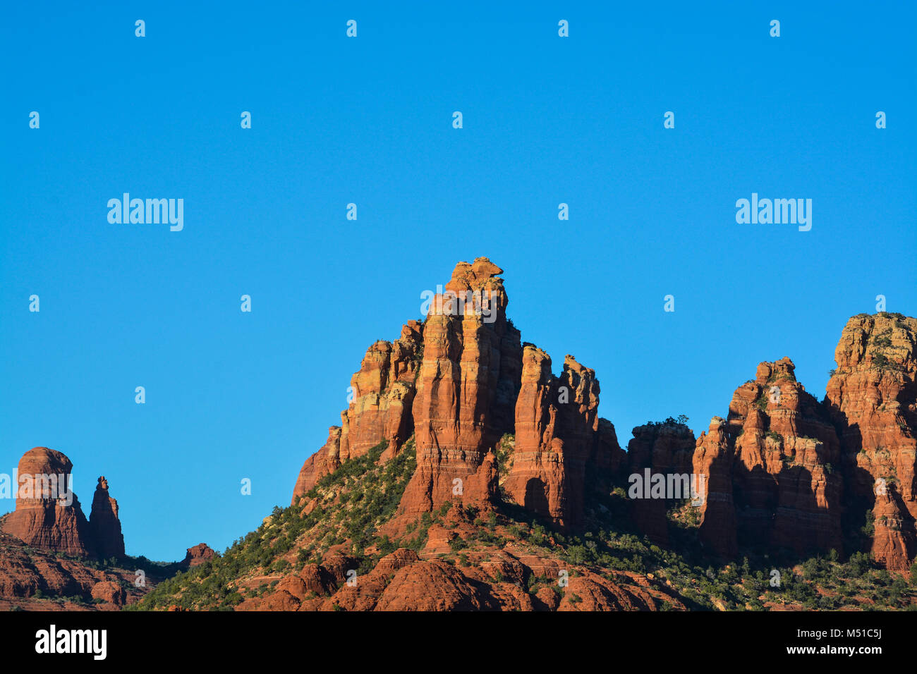 Torreggianti paesaggio in Sedona in Arizona Foto Stock
