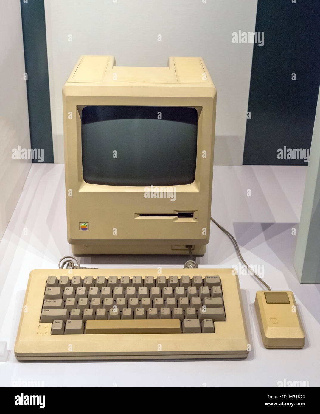 Un pre-produzione 1984 Apple Macintosh desktop computer Science Museum di Londra Foto Stock