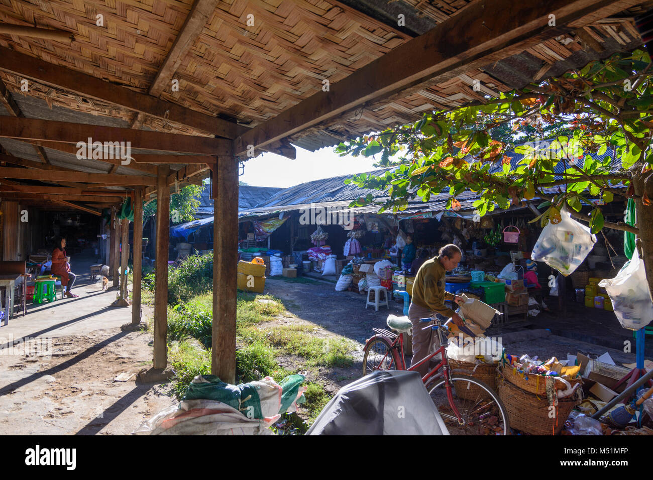 Hsipaw: mercato, , stato Shan, Myanmar (Birmania) Foto Stock