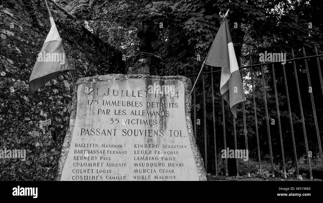 Memoria di un nazista di crimine di guerra: un tour a Dortan, martirizzato Village, Giura, Francia Foto Stock