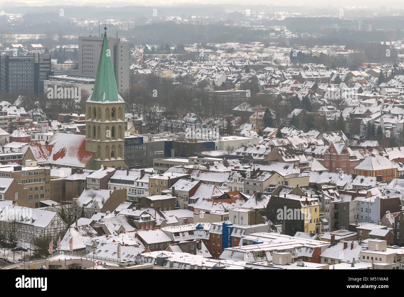 Vista aerea, martello tetti con la neve e il Paulus chiesa, Hamm, la zona della Ruhr, Renania settentrionale-Vestfalia, Germania, Europa, Hamm, la zona della Ruhr, Nord Rhine-West Foto Stock