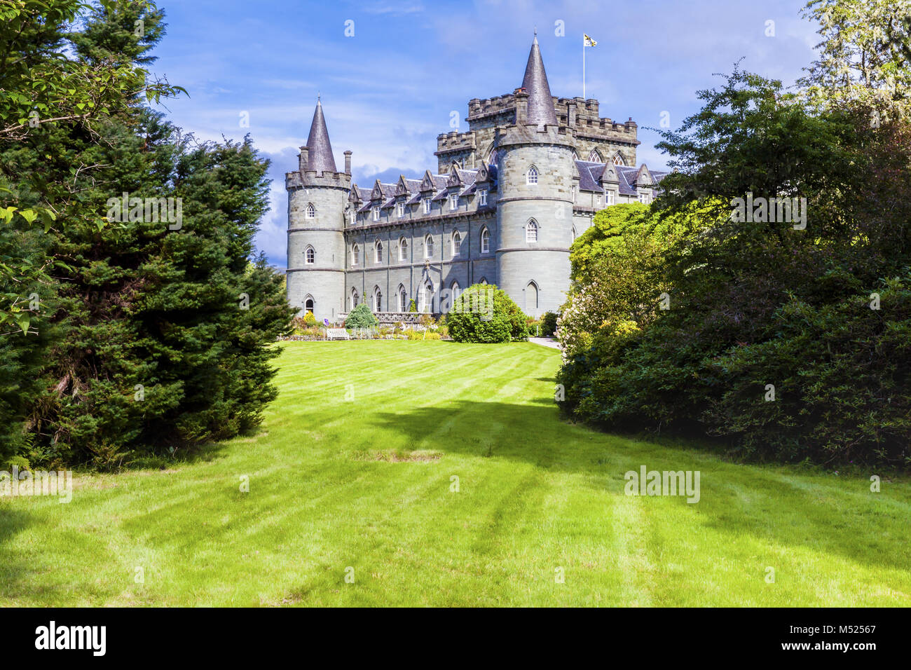 Caslte invereray Scozia in estate angolo di visione Foto Stock