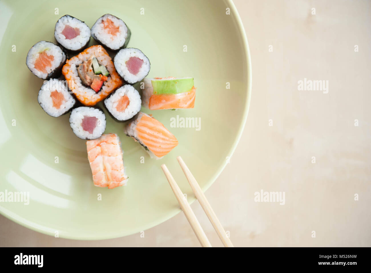 Primo piano dell'antenna di un piatto di sushi Foto Stock