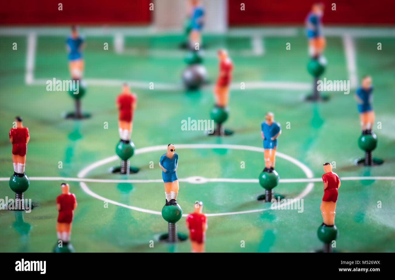 Figurine di giocatori di calcio balilla gioco Foto Stock