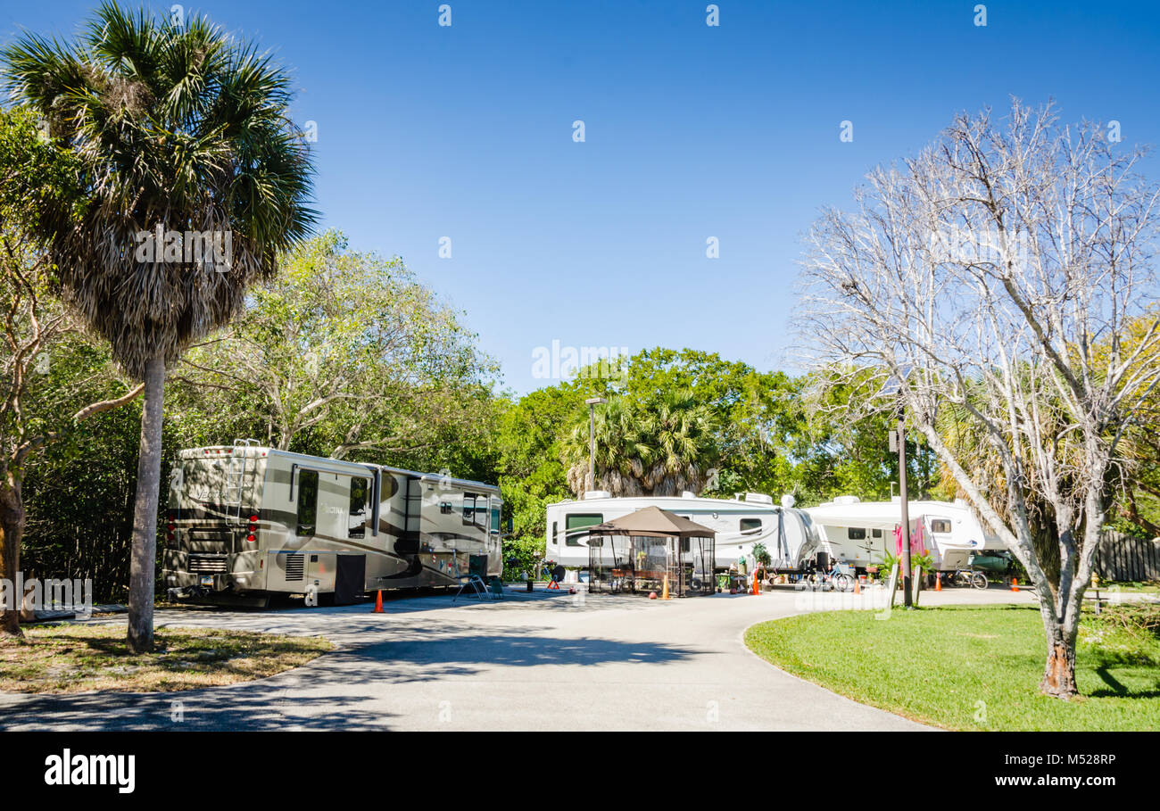 Veicolo ricreativo campeggio al Parco nazionale Biscayne nel nord della Florida Keys. Foto Stock