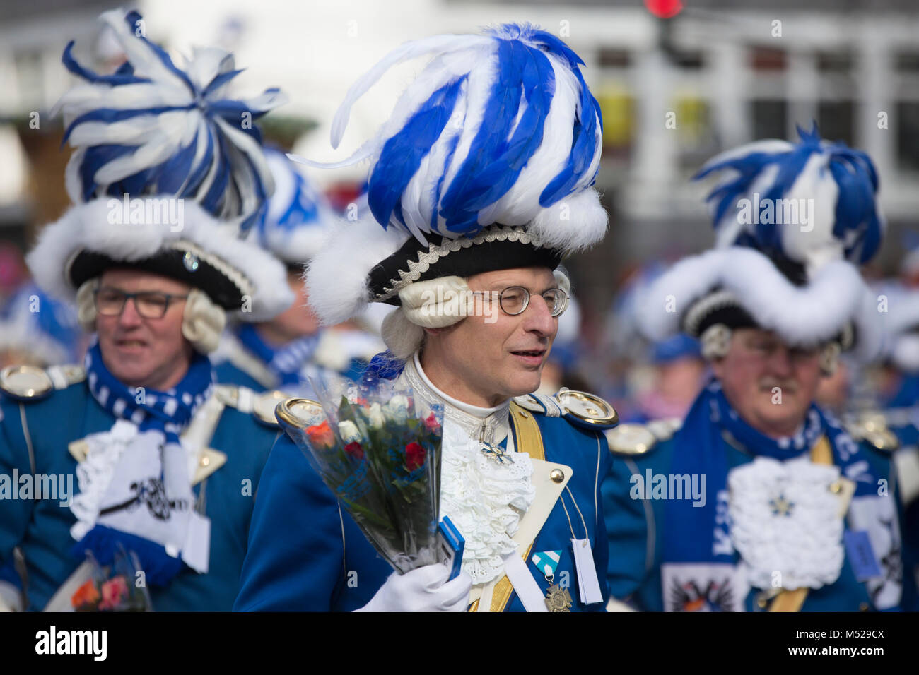 Gruppo Carnevalist,blaue Funken,Carnevale lunedì processione,di Colonia, nella Renania settentrionale-Vestfalia,Germania Foto Stock
