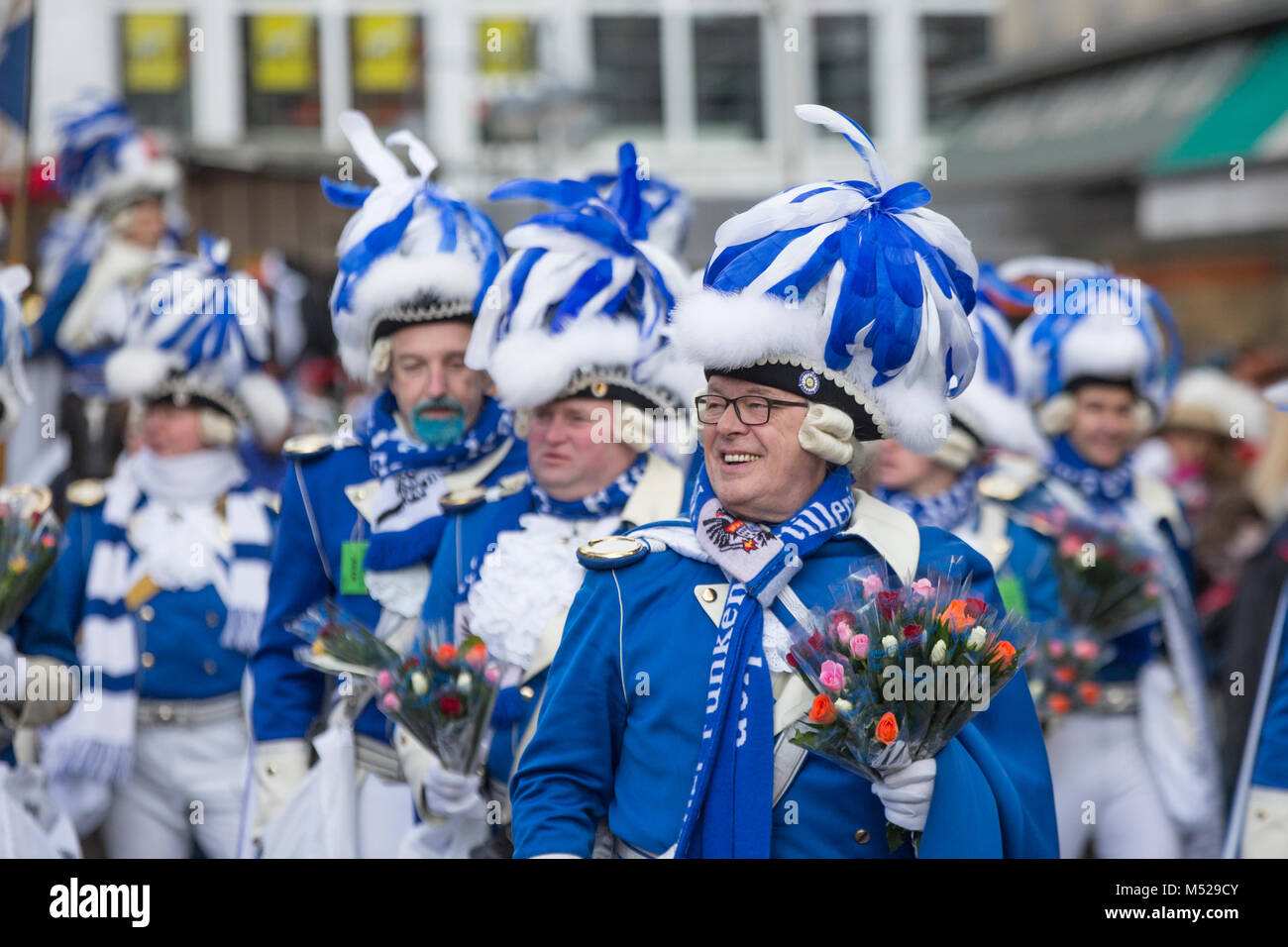 Gruppo Carnevalist,blaue Funken,Carnevale lunedì processione,di Colonia, nella Renania settentrionale-Vestfalia,Germania Foto Stock