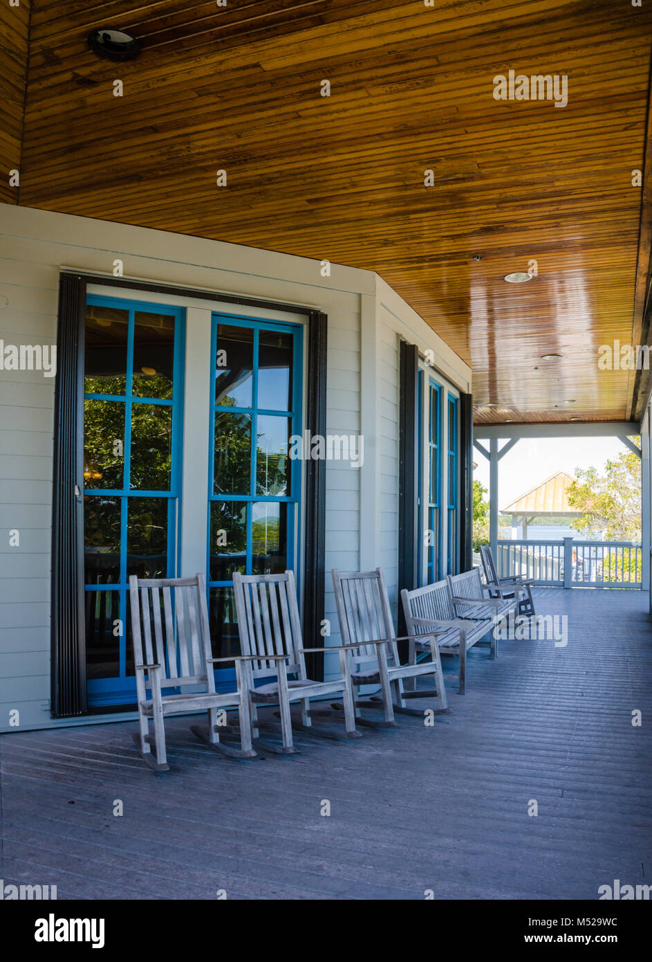 Graziosa veranda a Dante Fascell Centro Visitatori al Parco nazionale Biscayne, nel nord della Florida Keys. Foto Stock