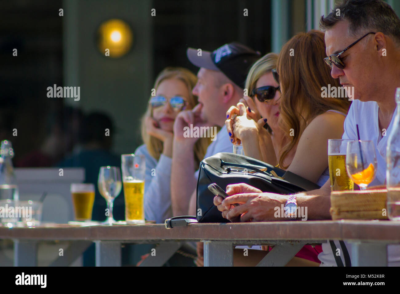 Per coloro che godono di una birra a al di fuori Foto Stock