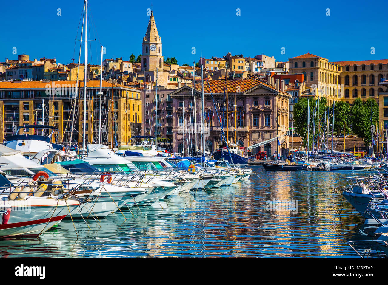 Gli antichi edifici sul lungomare Foto Stock