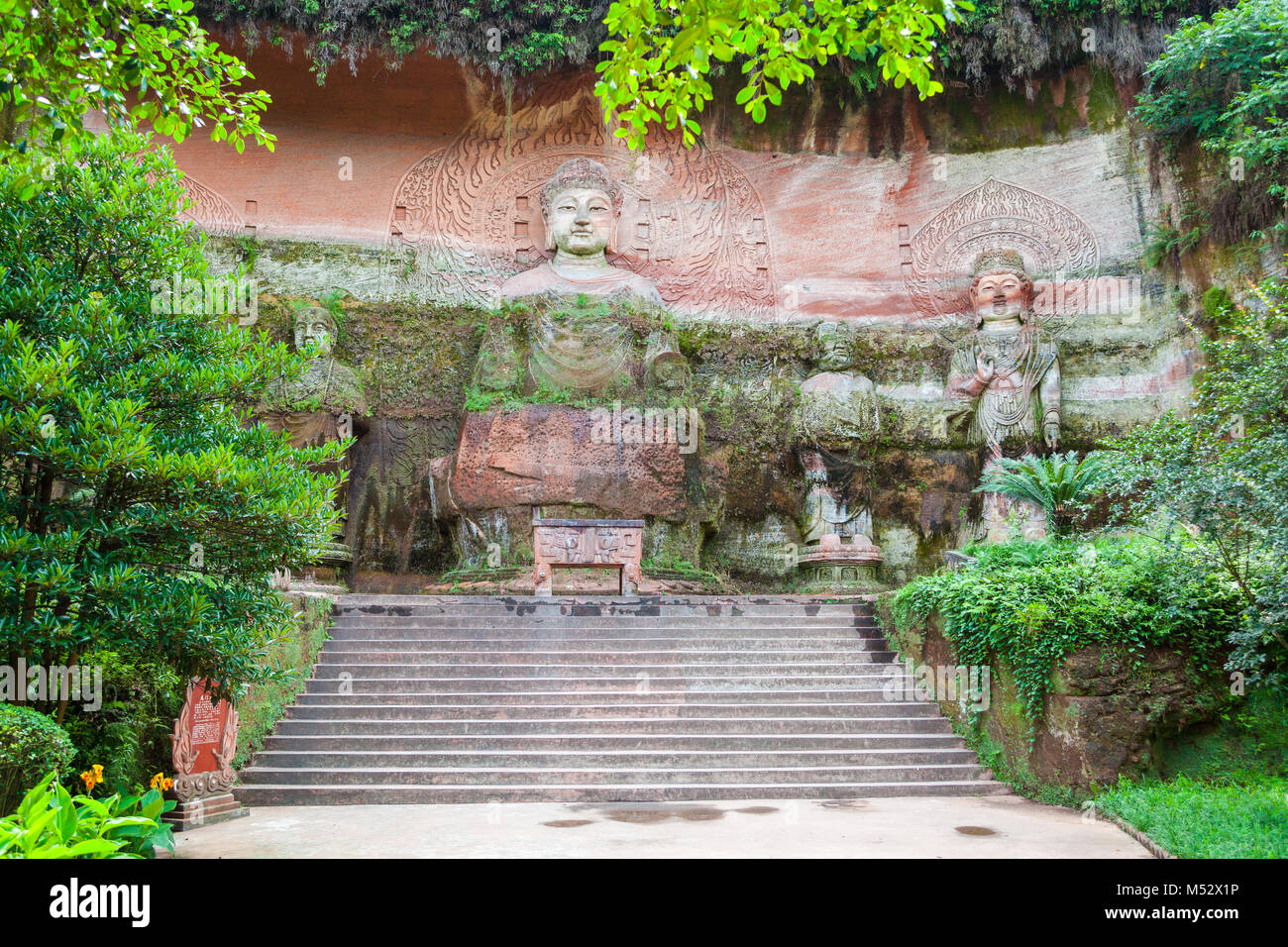 Statue di Buddha garden leshan Foto Stock