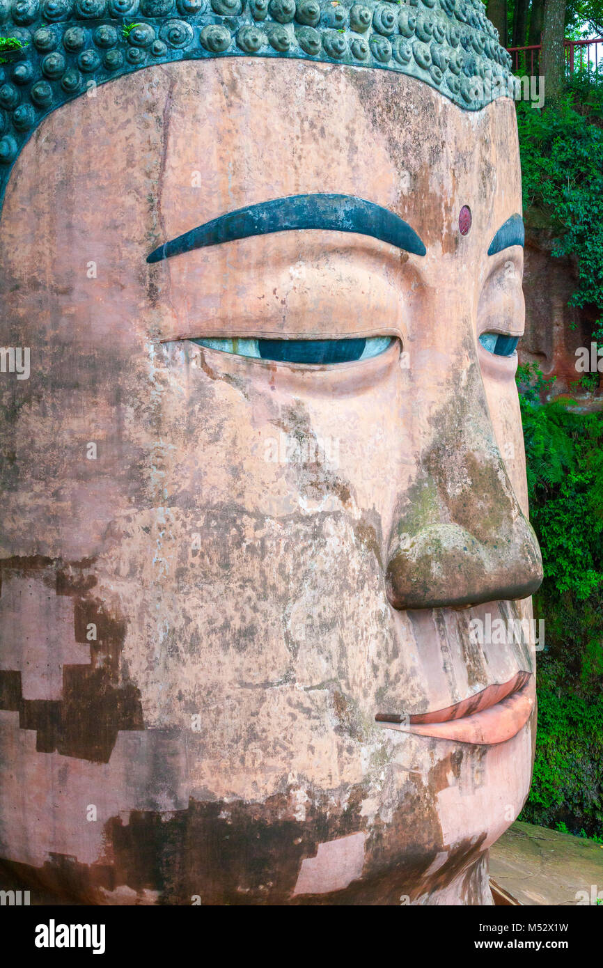 Big Buddha testa di Leshan close up Foto Stock