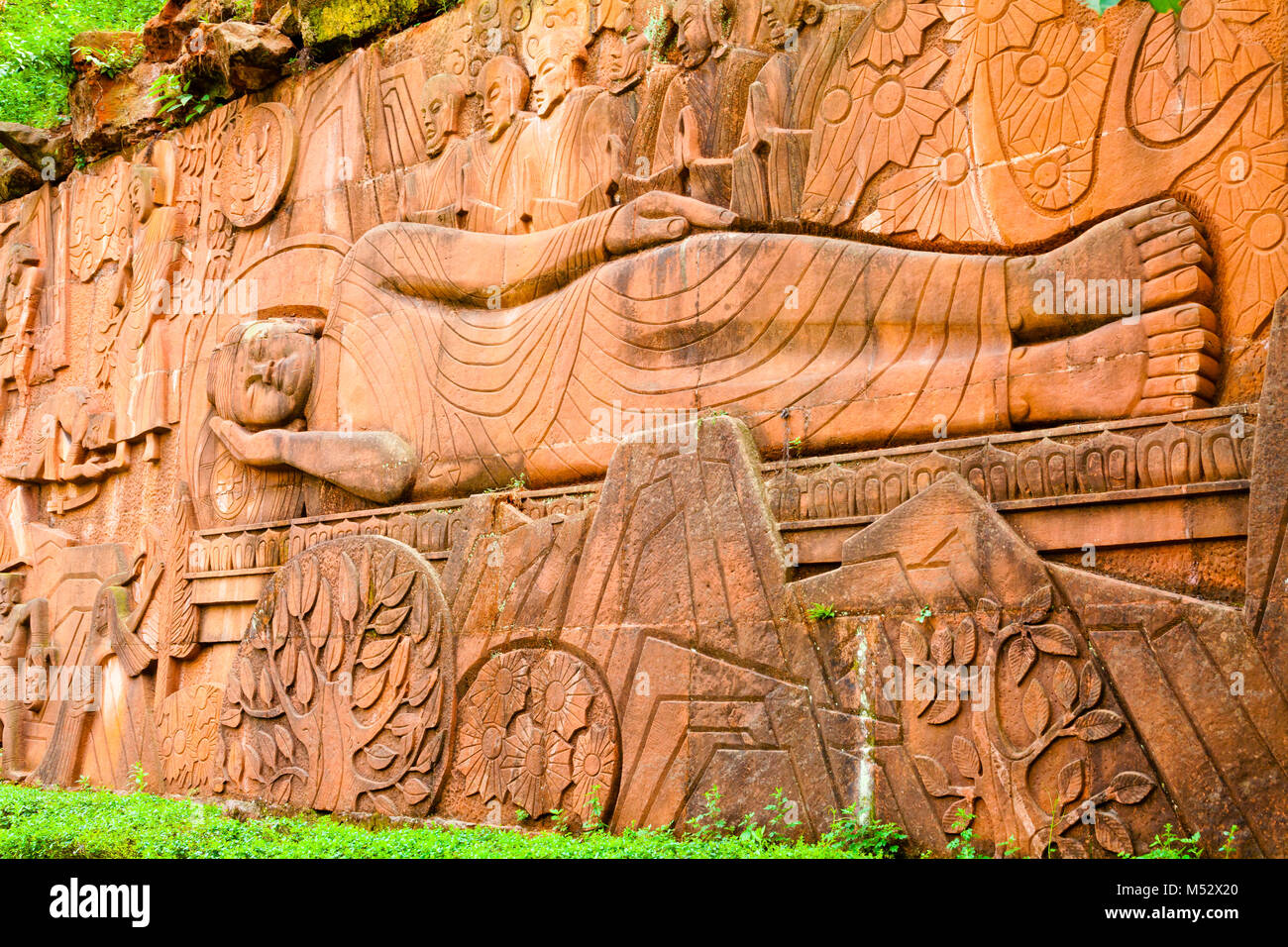 Sdraiato buddha bassorilievo leshan Foto Stock