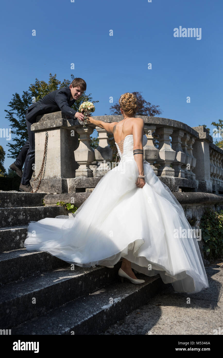 Giovane sposa e lo sposo Foto Stock