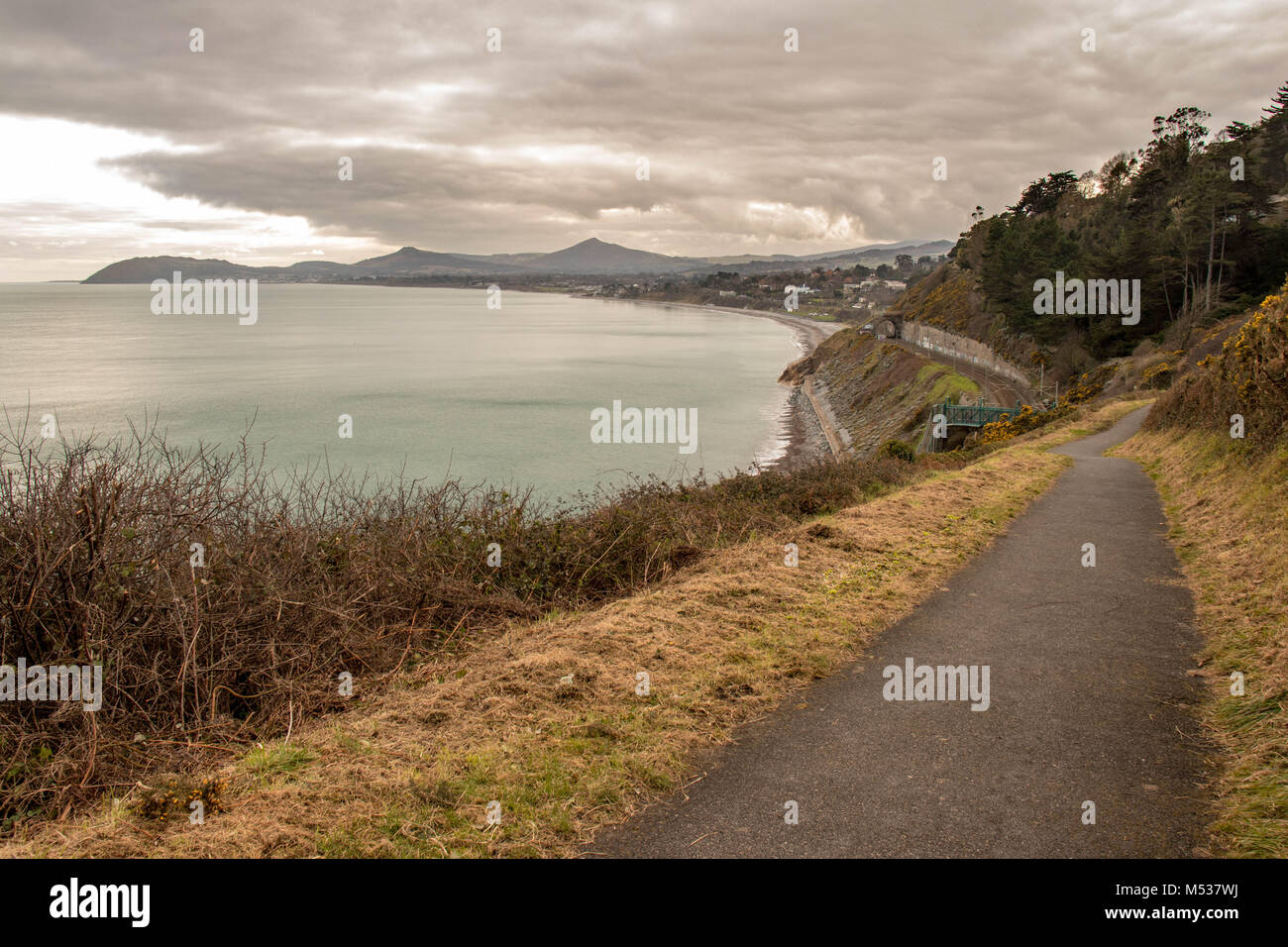 Una vista di Killiney Bay e White Rock, Dublino. Foto Stock