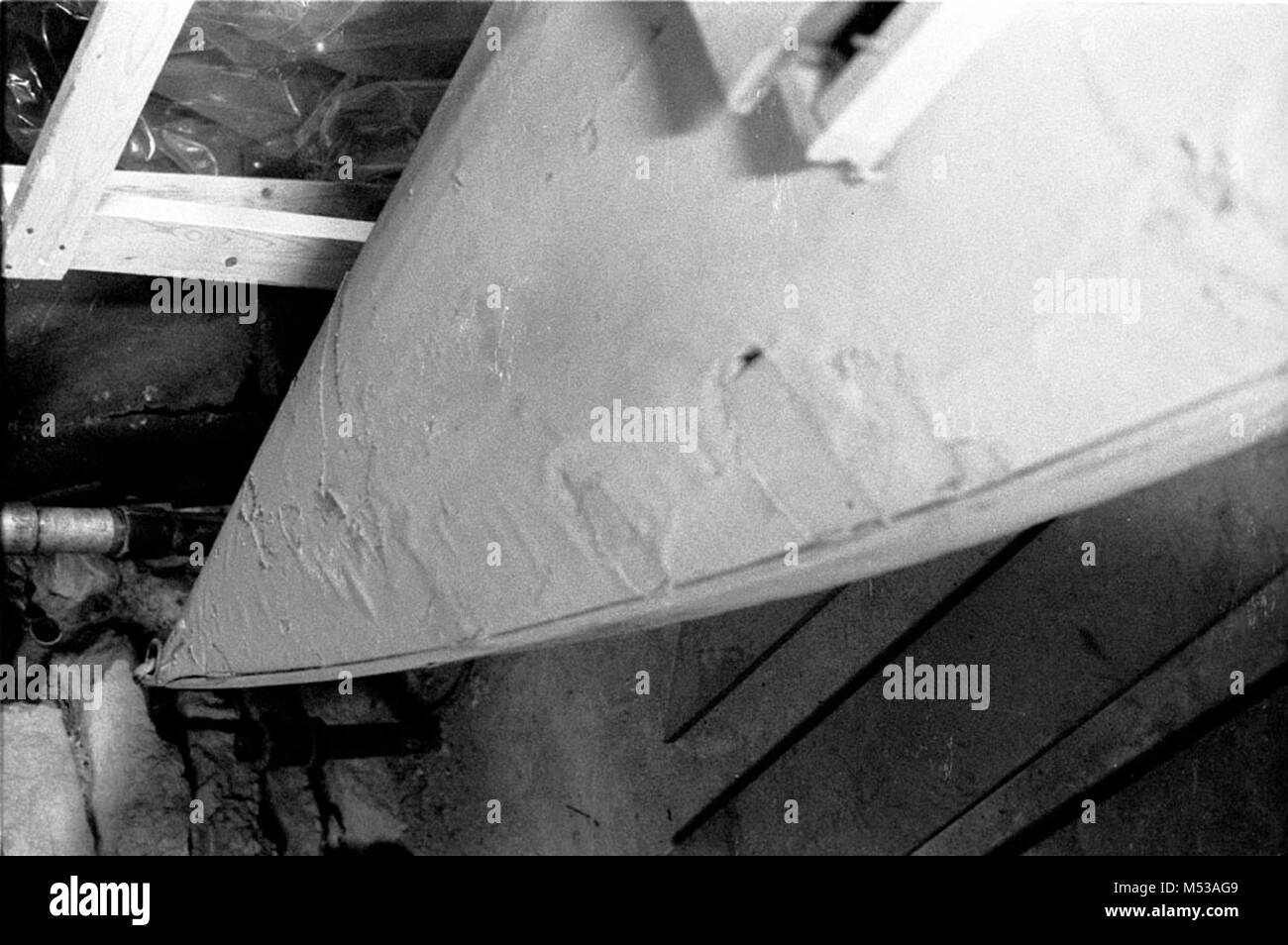 L'imbarcazione a remi 'DEFIANCE' IN KOLB GARAGE. Condizione di tela sulla prua 24 luglio 1984. Grand Canyon Parco Nat storica sul fiume foto. Foto Stock