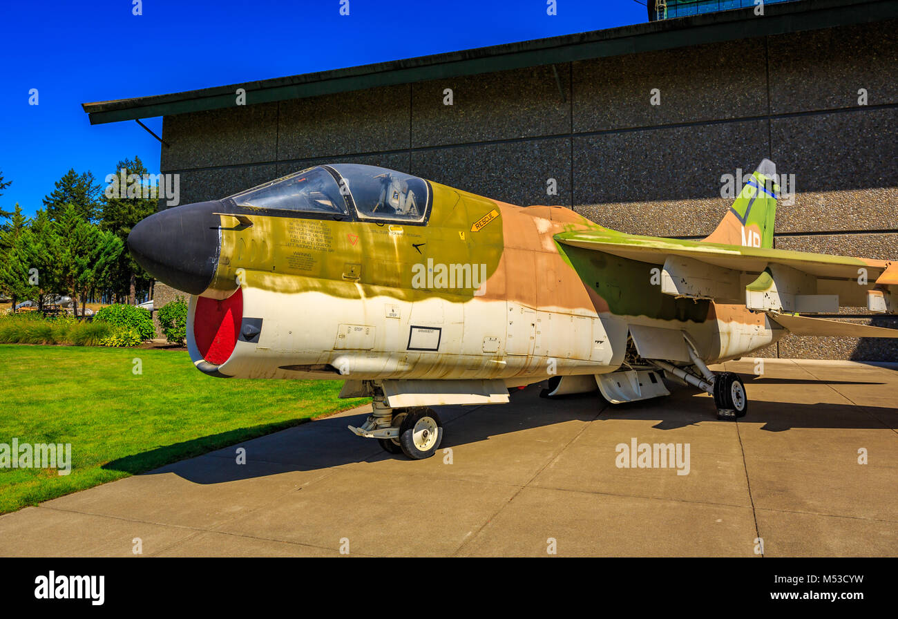 McMinnville, Oregon - Agosto 21, 2017: US Air Force LTV A-7D Corsair II in mostra a Evergreen Aviation & Space Museum. Foto Stock