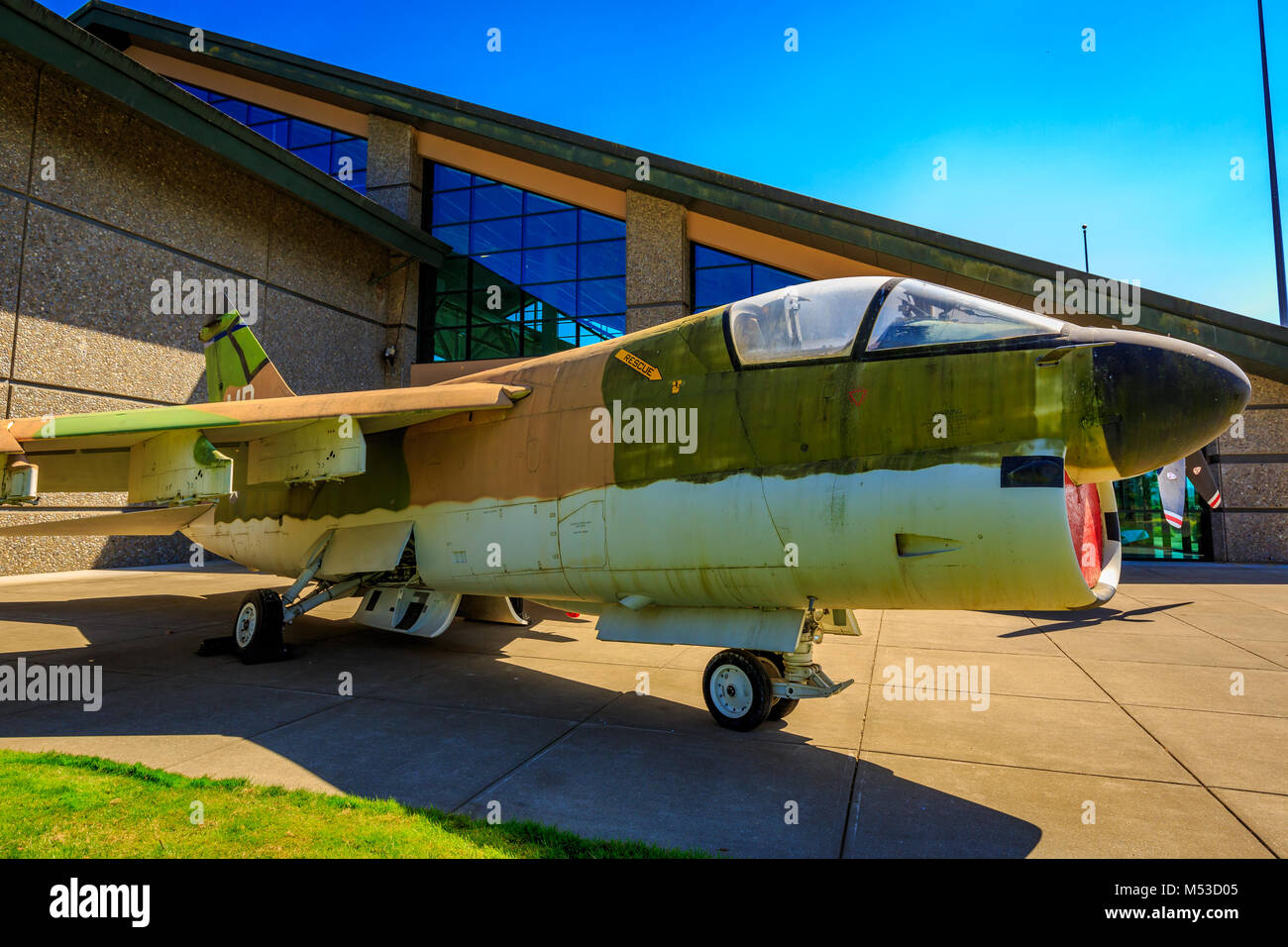 McMinnville, Oregon - Agosto 21, 2017: US Air Force LTV A-7D Corsair II in mostra a Evergreen Aviation & Space Museum. Foto Stock