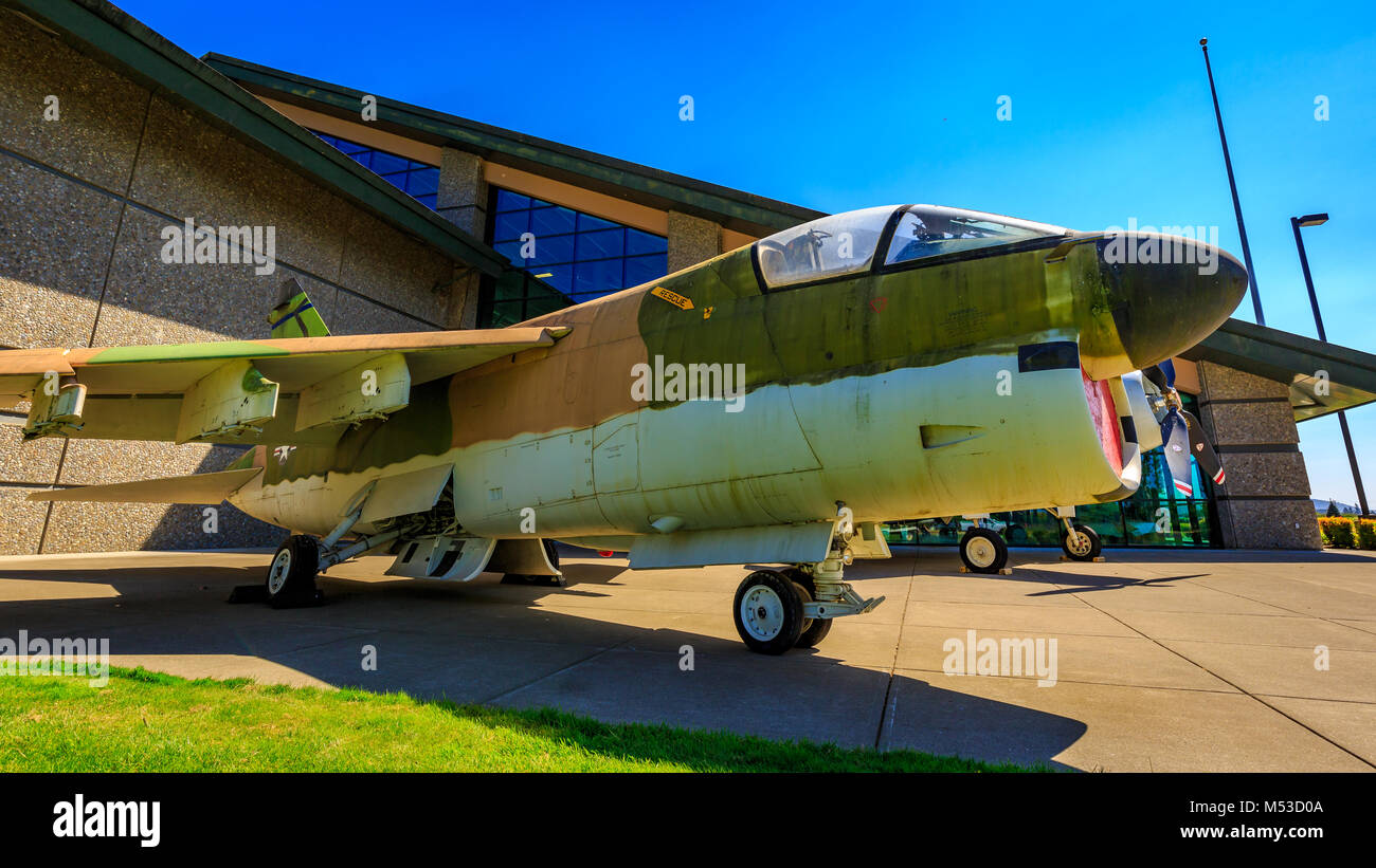 McMinnville, Oregon - Agosto 21, 2017: US Air Force LTV A-7D Corsair II in mostra a Evergreen Aviation & Space Museum. Foto Stock
