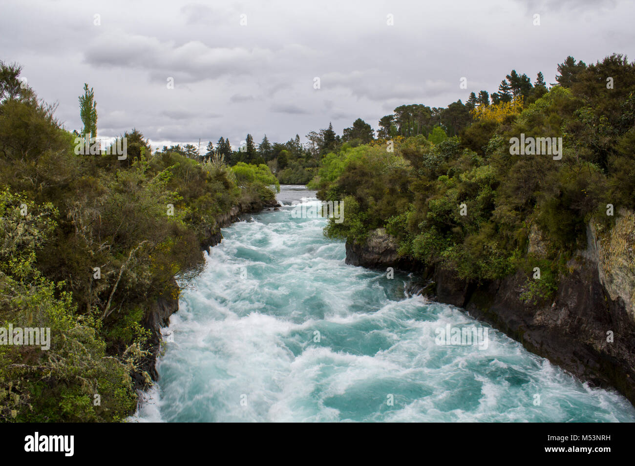 Cascate Huka corrente forte, potente forza, Fiume Waikato, Nuova Zelanda Foto Stock
