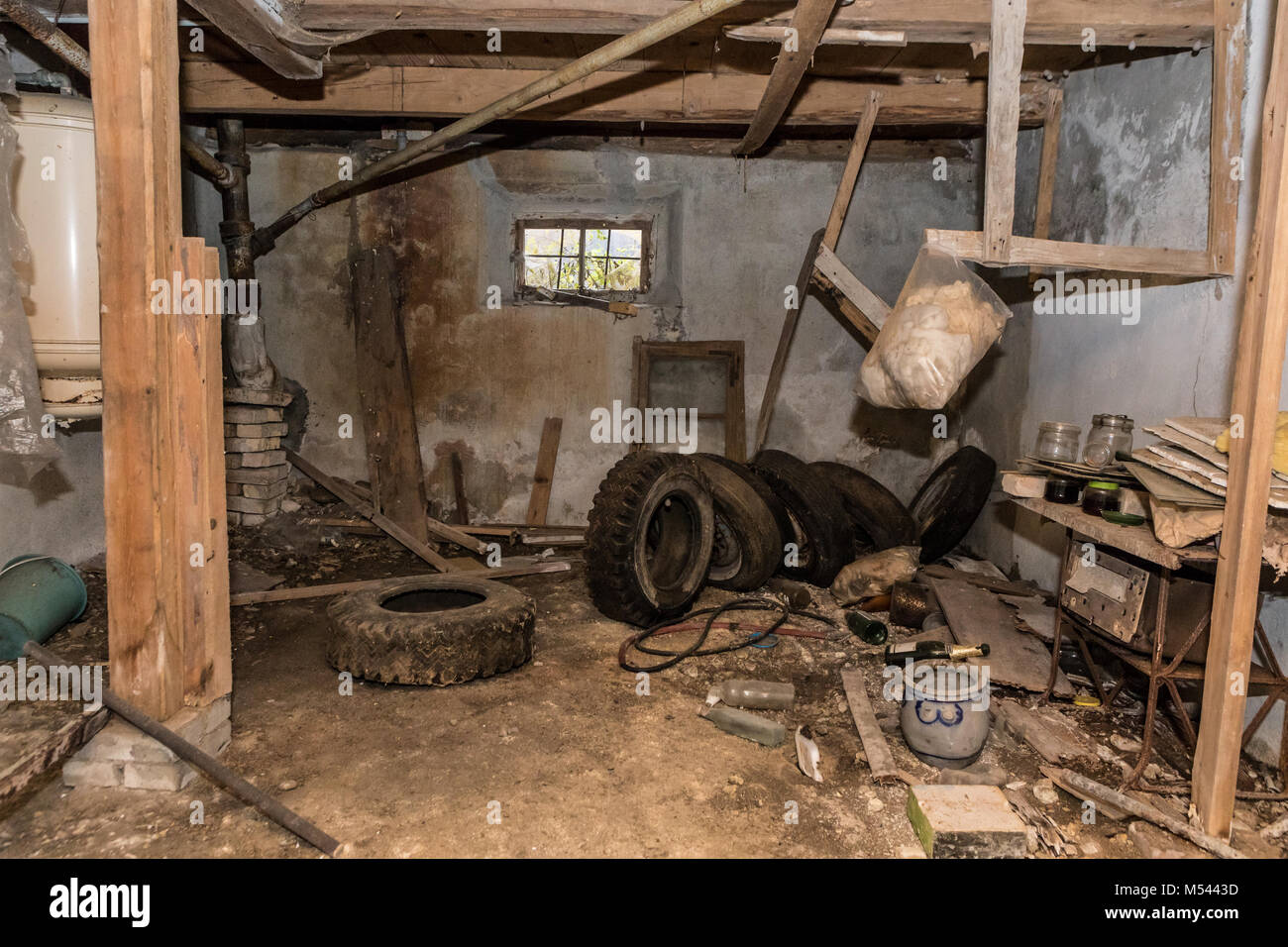 Stanza in una casa abbandonata - Hai perso il posto Foto Stock