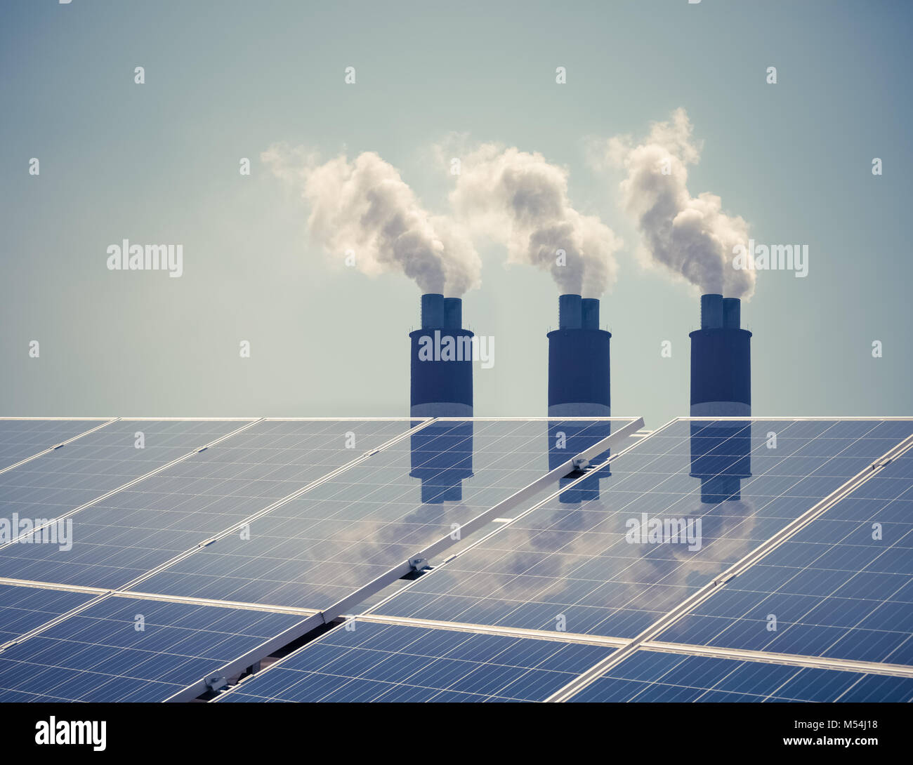 Energia pulita con l'inquinamento Foto Stock