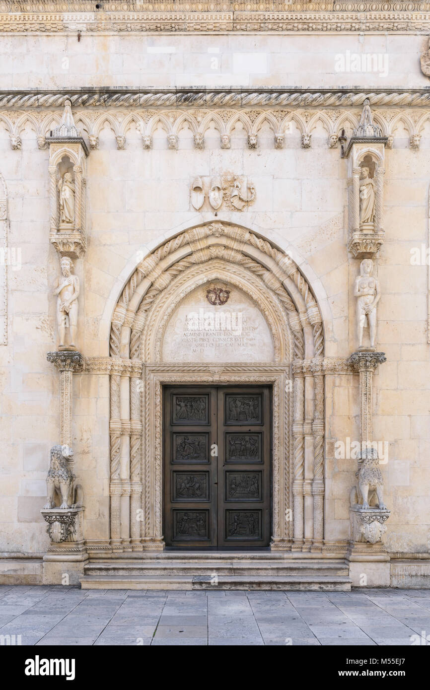 Lion Gate a Cattedrale di San Giacomo di Sibenik, Croazia Foto Stock
