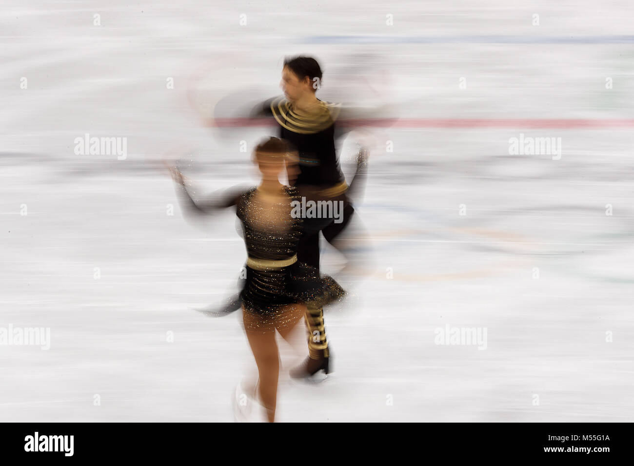 Gangneung, Corea del Sud. Xx Febbraio 2018. La figura skaters Alisa Agafonova e Alper Ucar della Turchia competere nel pattinaggio su ghiaccio danza danza libera al PyeongChang 2018 Giochi Olimpici Invernali a Gangneung Ice Arena martedì 20 febbraio, 2018. Credito: Paolo Kitagaki Jr./ZUMA filo/Alamy Live News Foto Stock