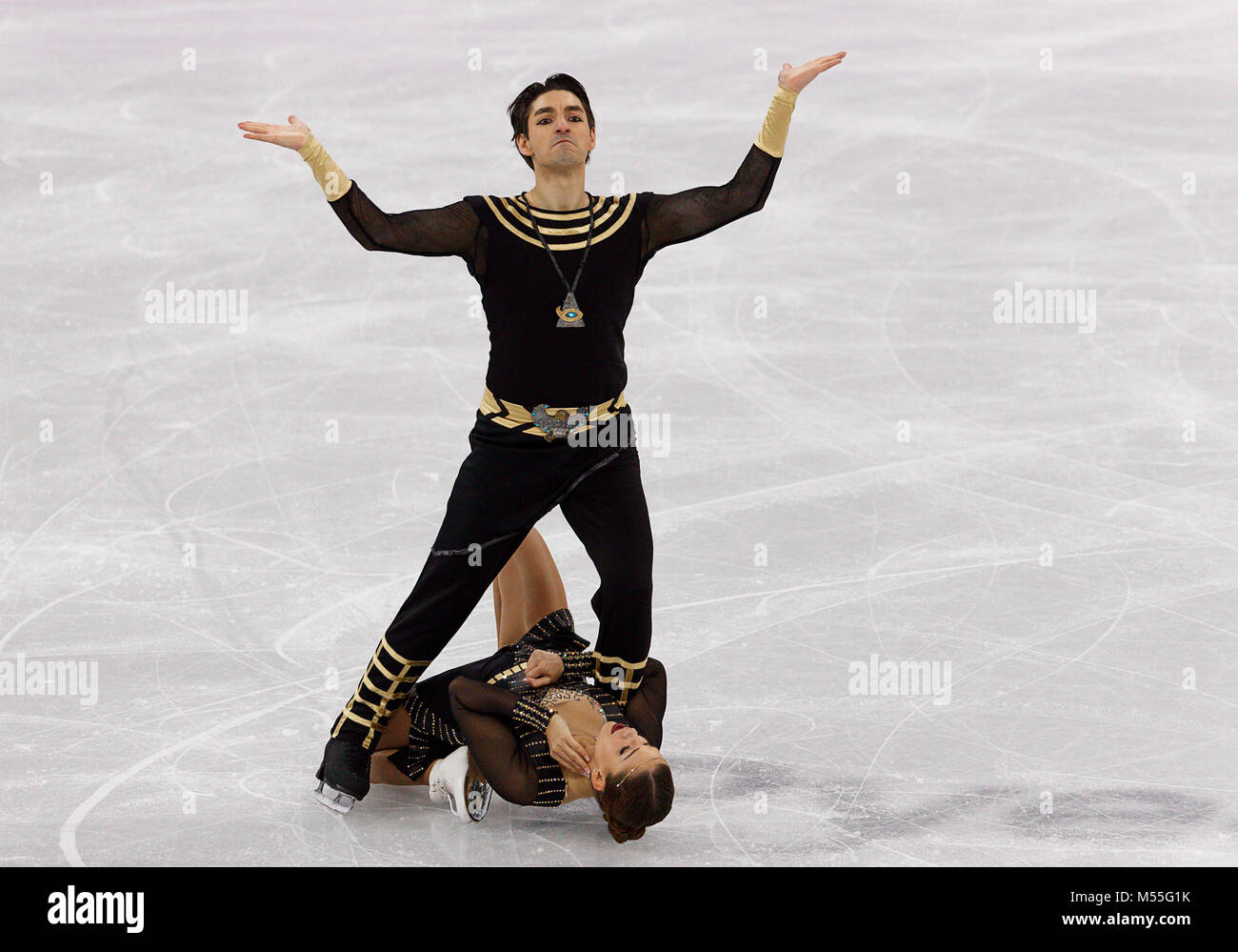 Gangneung, Corea del Sud. Xx Febbraio 2018. La figura skaters Alisa Agafonova e Alper Ucar della Turchia competere nel pattinaggio su ghiaccio danza danza libera al PyeongChang 2018 Giochi Olimpici Invernali a Gangneung Ice Arena martedì 20 febbraio, 2018. Credito: Paolo Kitagaki Jr./ZUMA filo/Alamy Live News Foto Stock