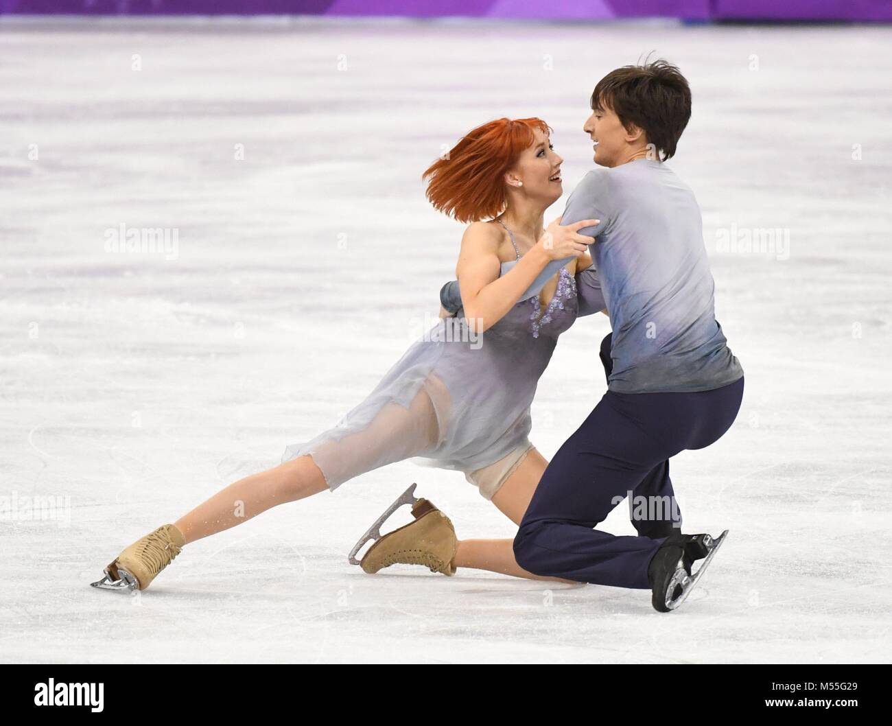 Pyeongchang, Corea del Sud. Xx Febbraio 2018. Gli atleti olimpici dalla Russia Tiffani Zago (L) e Jonathan Guerreiro competere durante la danza su ghiaccio danza libera di pattinaggio di figura al 2018 PyeongChang Olimpiadi invernali in Gangneung Ice Arena, Corea del Sud, nel febbraio 20, 2018. Tiffani Zago e Jonathan Guerreiro ha ottenuto il tredicesimo posto di danza su ghiaccio evento con 162.24 punti in totale. Credito: Wang Song/Xinhua/Alamy Live News Foto Stock