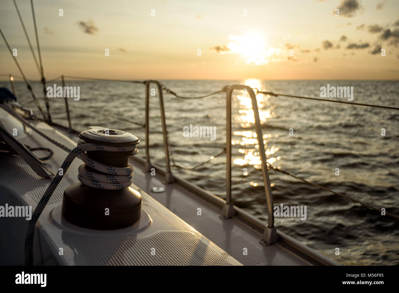 Il verricello su uno yacht a vela Foto Stock