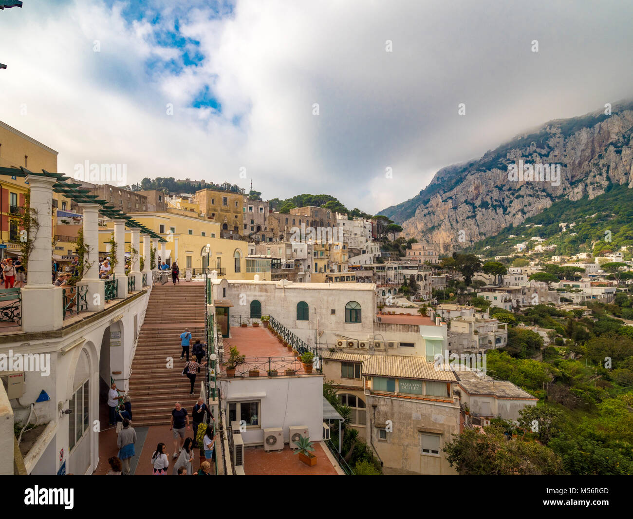 Vista da Capri centro città a Monte Solaro, Capri, Italia. Foto Stock