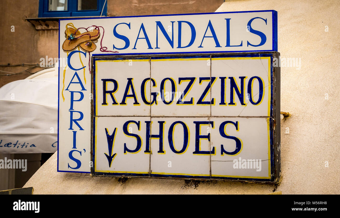 Capri Sandals segno per mostrare shop, Capri, Italia. Foto Stock