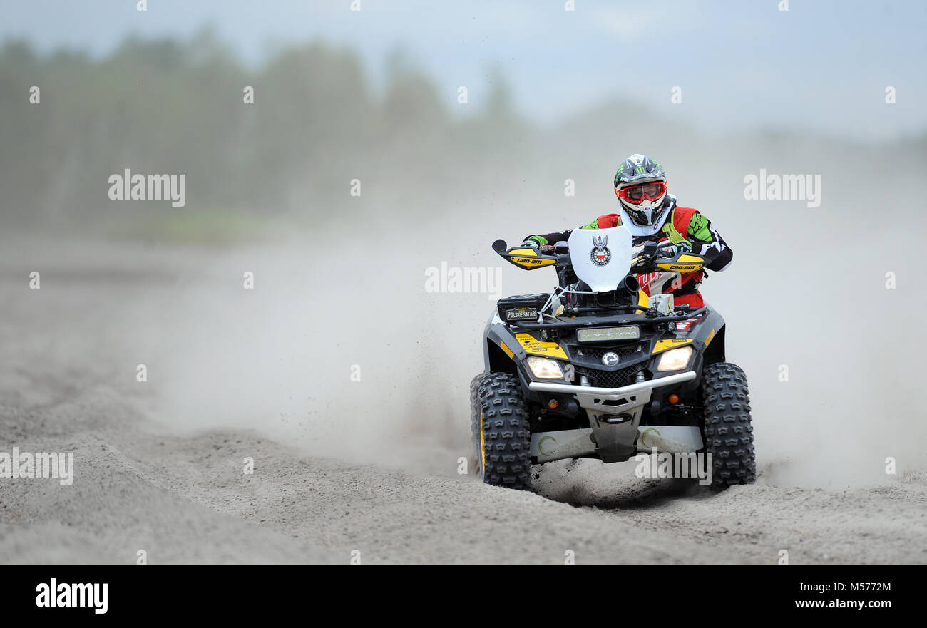 Varsavia, Polonia - 11 luglio 2015: Polacco Safari Rally Cross campionato Foto Stock