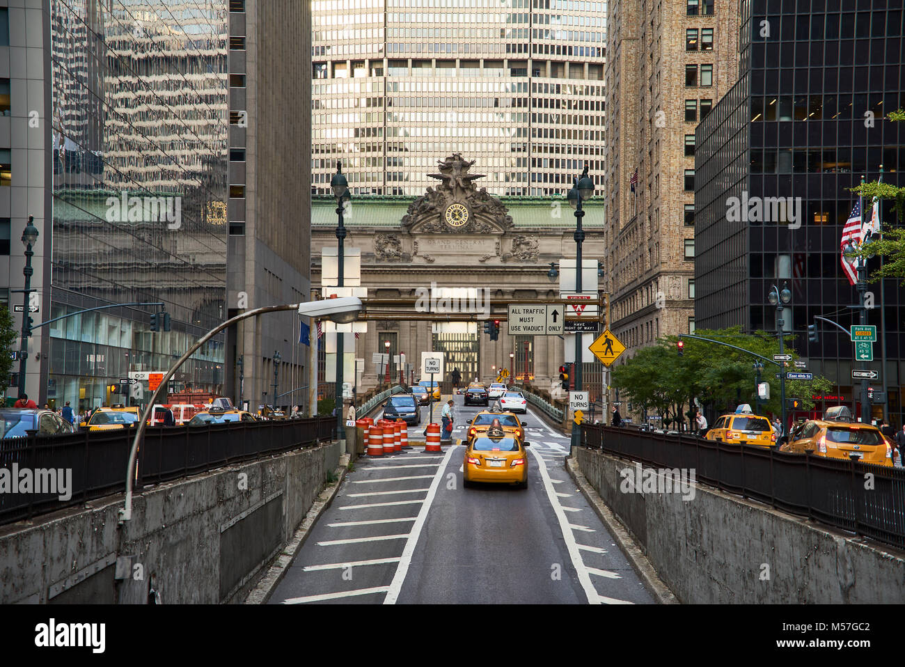 Uscita del tunnel del Park AVE in direzione della Grand Central Station Foto Stock