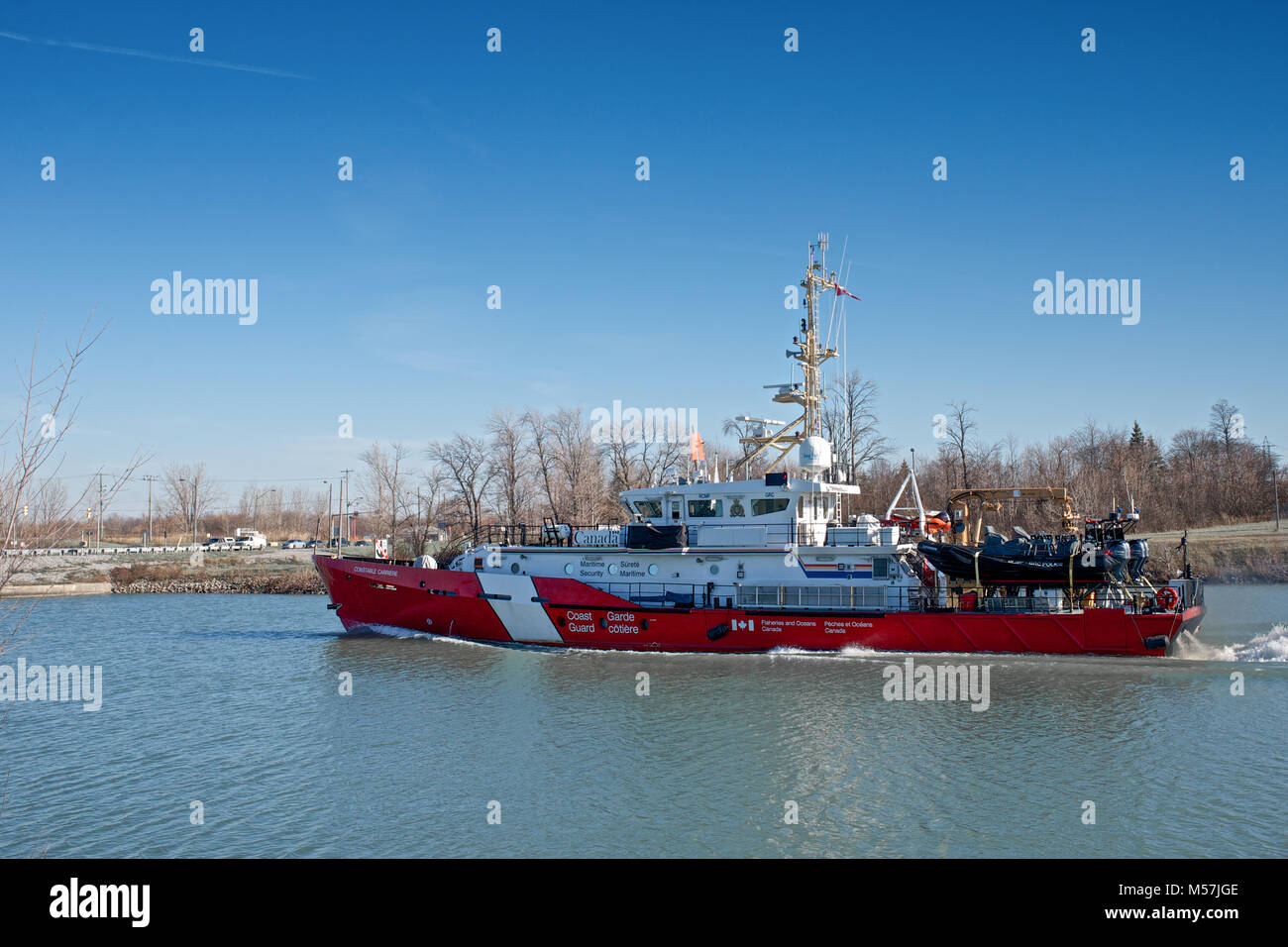 La Dogana Canadese barca, Constable carriere, la navigazione attraverso il Welland Canal Foto Stock