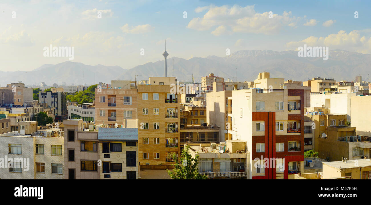 Vista panoramica della città di Teheran al tramonto. Iran Foto Stock