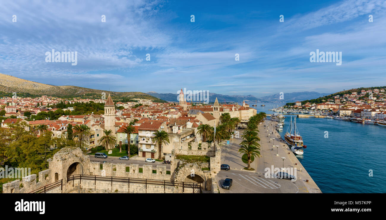 Vista panoramica di Trogir dal Castello Kamerlengo, Croazia Foto Stock