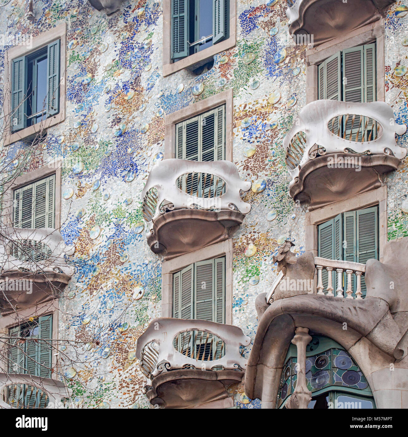 Barcellona, Spagna-febbraio 16, 2018: Casa Batllo facciata. Il famoso edificio progettato da Antoni Gaudi è una delle principali attrazioni turistiche di Barc Foto Stock