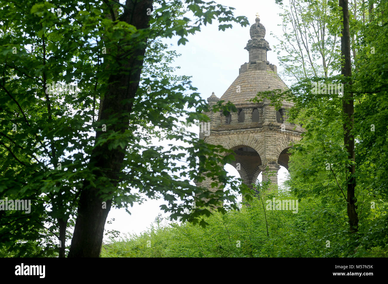 88 metri heigh Kaiser Wilhelm Denkmal (Imperatore Guglielmo monumento) 1892-1896 progettate da Bruno Schmitz e Kaspar von Zumbusch per onorare Wilchelm IO Foto Stock