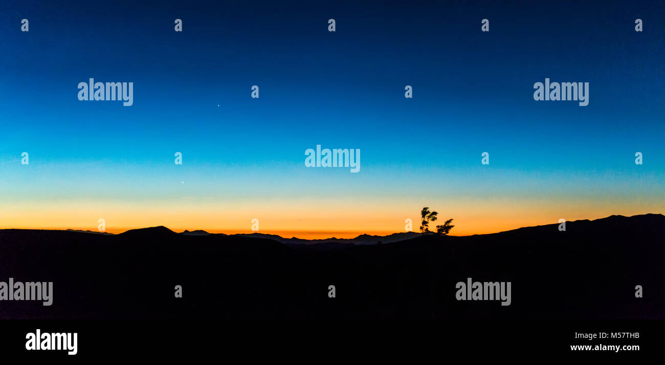 Alba oltre il parco nazionale della Valle della Morte Foto Stock