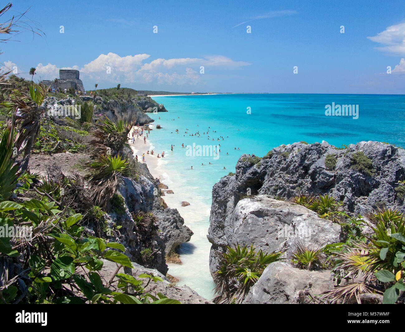 Bellissima spiaggia presso le rovine Maya di Tulum zona archeologica, Tulum Riviera Maya, Quintana Roo, Messico, Caraibi Foto Stock