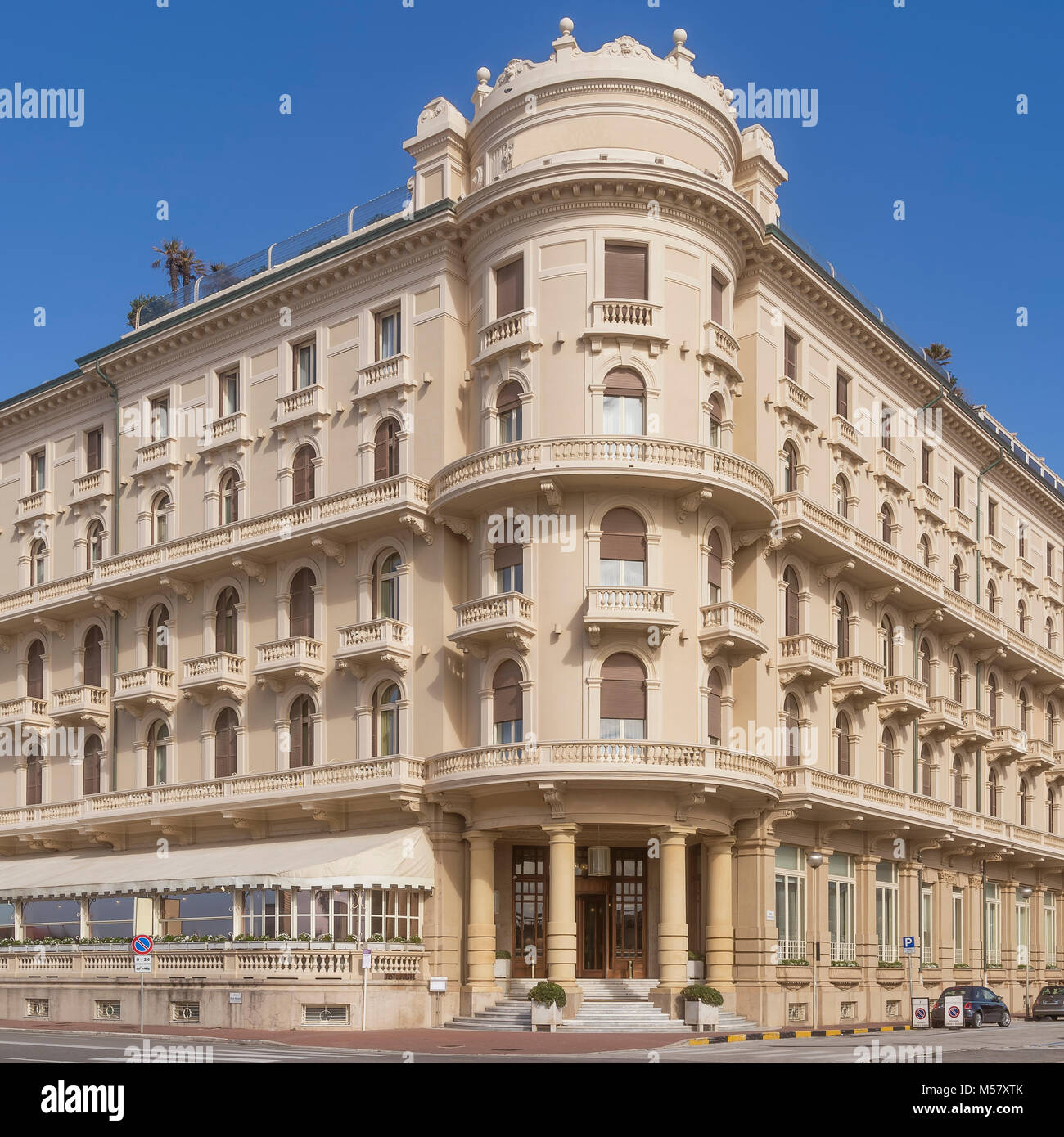 Edificio in stile liberty in Viareggio e Lucca, Toscana, Italia Foto Stock