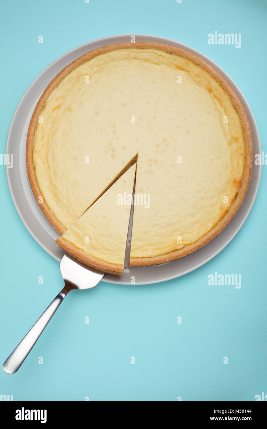 La cheesecake su un piatto di portata Foto Stock